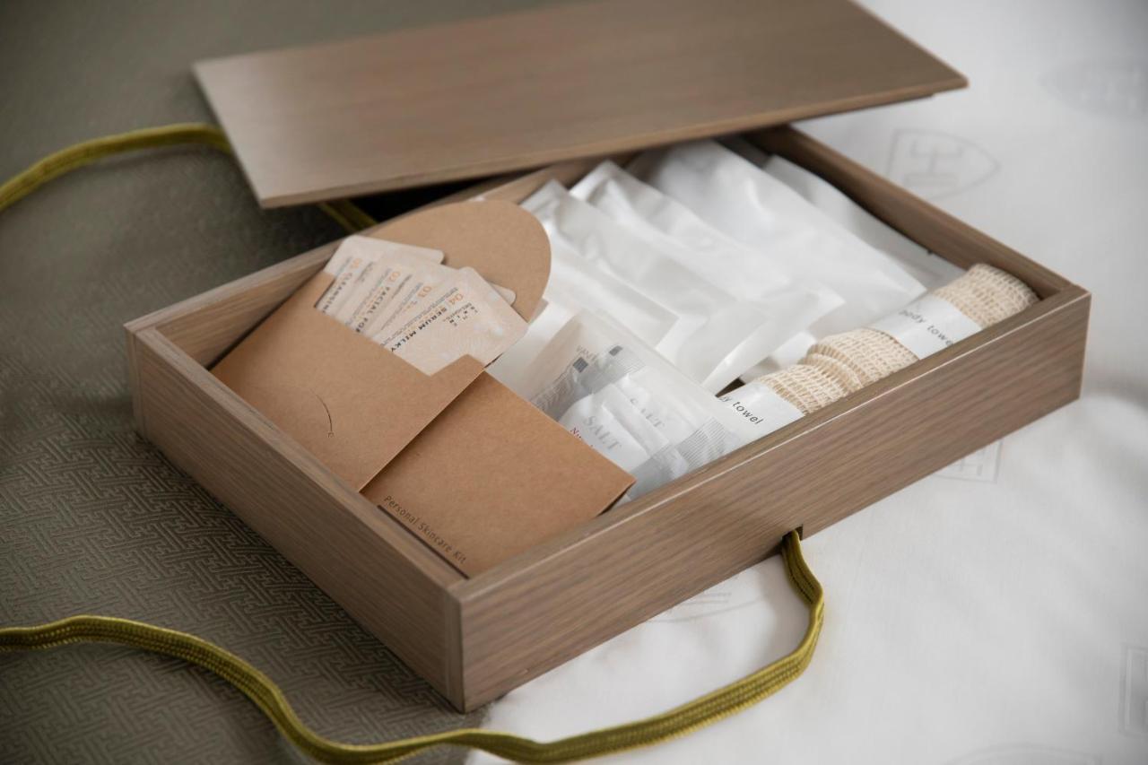 The Royal Park Hotel Iconic Kyoto Exterior photo A box of tea