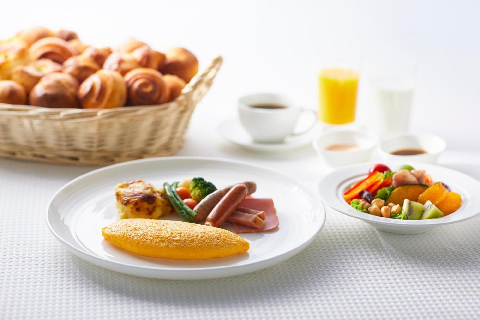 The Royal Park Hotel Iconic Kyoto Exterior photo A typical inflight meal